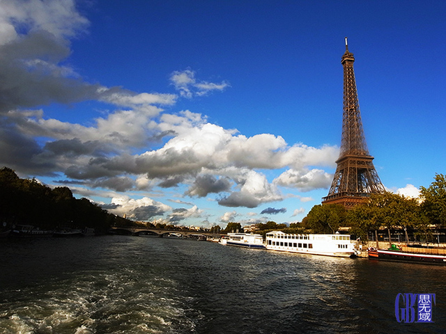 B10 塞纳河游船B.JPG