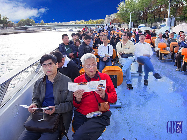 B09 塞纳河游船A.JPG