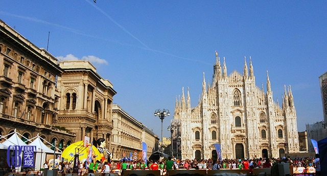 H27 到达米兰多莫.JPG